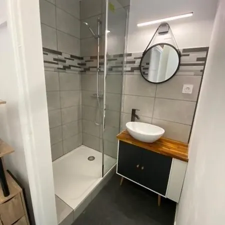 35m2, 200m De La Apartment *