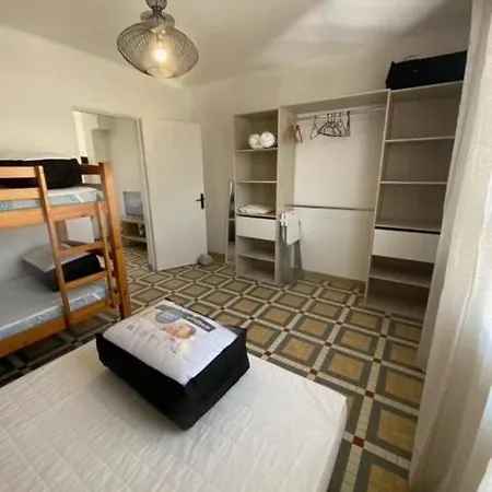 35m2, 200m De La Apartment