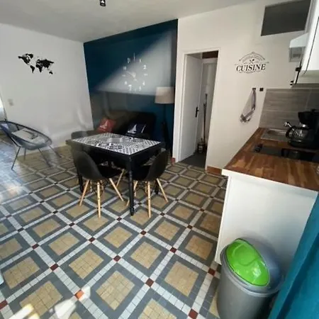 Apartment 35m2, 200m De La